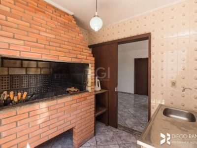 Casa à venda com 347m², 4 quartos, 2 suítes, 5 vagas no bairro Medianeira em Porto Alegre - Foto 25