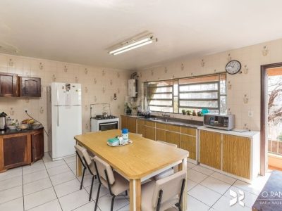 Casa à venda com 347m², 4 quartos, 2 suítes, 5 vagas no bairro Medianeira em Porto Alegre - Foto 36