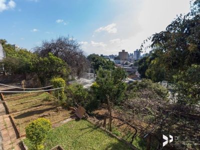 Casa à venda com 347m², 4 quartos, 2 suítes, 5 vagas no bairro Medianeira em Porto Alegre - Foto 43