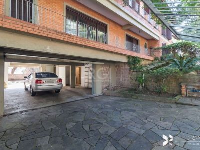 Casa à venda com 347m², 4 quartos, 2 suítes, 5 vagas no bairro Medianeira em Porto Alegre - Foto 47