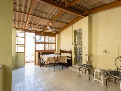 Casa à venda com 75m², 4 quartos no bairro Santa Tereza em Porto Alegre - Foto 25