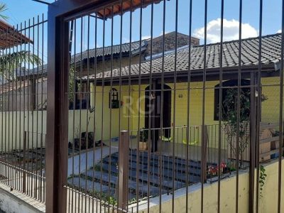 Casa à venda com 178m², 3 quartos, 2 vagas no bairro Ipanema em Porto Alegre - Foto 2