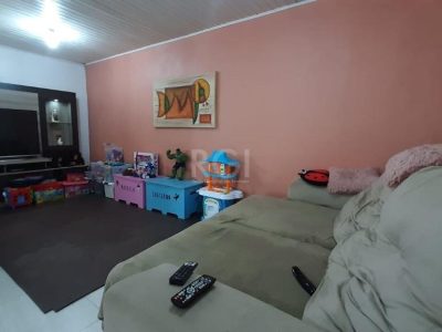 Casa à venda com 178m², 3 quartos, 2 vagas no bairro Ipanema em Porto Alegre - Foto 3