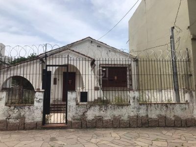 Casa à venda com 264m², 3 quartos, 3 vagas no bairro Medianeira em Porto Alegre - Foto 3