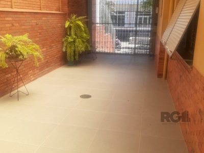 Casa à venda com 400m², 3 quartos, 1 suíte, 2 vagas no bairro Jardim Lindóia em Porto Alegre - Foto 8