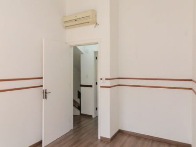 Casa à venda com 79m², 2 quartos, 1 vaga no bairro Tristeza em Porto Alegre - Foto 30