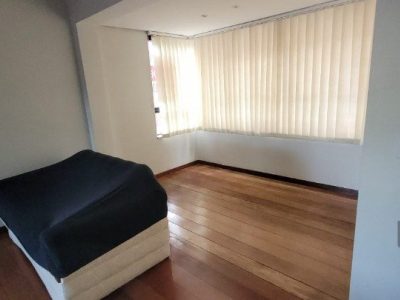 Apartamento à venda com 97m², 2 quartos, 1 suíte, 1 vaga no bairro São João em Porto Alegre - Foto 5