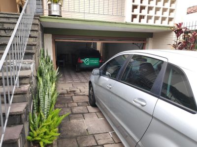 Casa à venda com 460m², 3 quartos, 3 vagas no bairro Três Figueiras em Porto Alegre - Foto 14