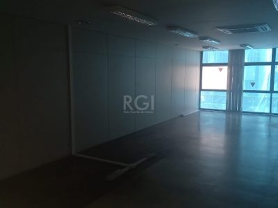 Conjunto/Sala à venda com 234m² no bairro Centro Histórico em Porto Alegre - Foto 11