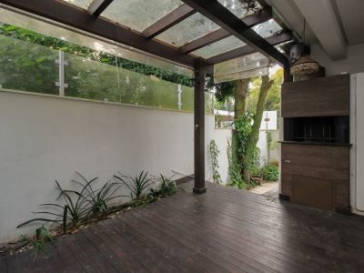 Casa à venda com 178m², 3 quartos, 1 suíte, 2 vagas no bairro Ipanema em Porto Alegre - Foto 14