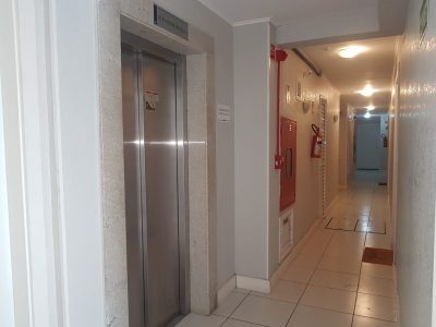 Apartamento à venda com 52m², 3 quartos, 1 suíte, 2 vagas no bairro Santo Antônio em Porto Alegre - Foto 13