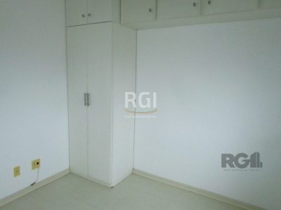 Casa Condominio à venda com 116m², 3 quartos, 1 suíte, 2 vagas no bairro Cristal em Porto Alegre - Foto 11