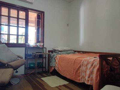 Casa à venda com 100m², 2 quartos, 6 vagas no bairro Cristal em Porto Alegre - Foto 14