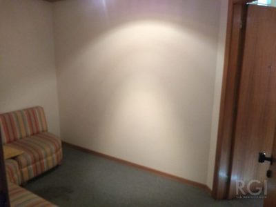 Conjunto/Sala à venda com 27m², 1 vaga no bairro Rio Branco em Porto Alegre - Foto 4