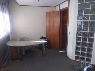 Conjunto/Sala à venda com 27m², 1 vaga no bairro Rio Branco em Porto Alegre - Foto 3