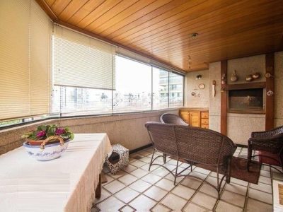 Apartamento à venda com 139m², 3 quartos, 2 suítes, 2 vagas no bairro Centro Histórico em Porto Alegre - Foto 2