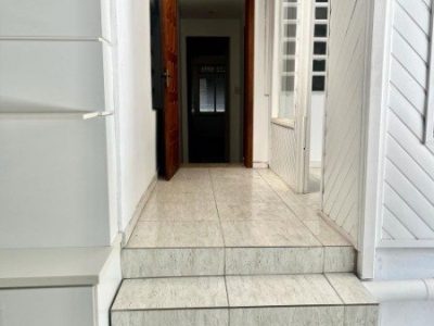 Casa à venda com 252m², 3 quartos, 1 suíte, 3 vagas no bairro Menino Deus em Porto Alegre - Foto 4