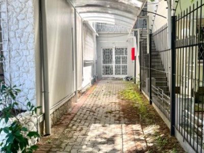 Casa à venda com 252m², 3 quartos, 1 suíte, 3 vagas no bairro Menino Deus em Porto Alegre - Foto 12