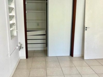 Casa à venda com 252m², 3 quartos, 1 suíte, 3 vagas no bairro Menino Deus em Porto Alegre - Foto 14