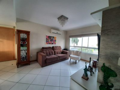 Apartamento à venda com 91m², 3 quartos, 1 suíte, 2 vagas no bairro Santana em Porto Alegre - Foto 2