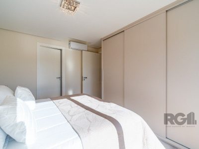 Casa à venda com 358m², 3 quartos, 3 suítes, 4 vagas no bairro Ipanema em Porto Alegre - Foto 25