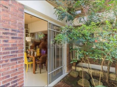 Casa Condominio à venda com 197m², 3 quartos, 1 suíte, 2 vagas no bairro Três Figueiras em Porto Alegre - Foto 9