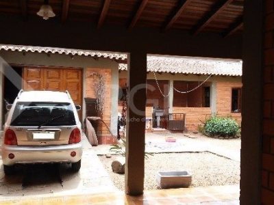 Casa à venda com 220m², 3 quartos, 1 suíte, 2 vagas no bairro Jardim Itu em Porto Alegre - Foto 4