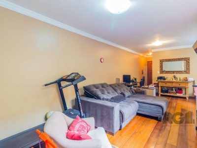 Apartamento à venda com 110m², 3 quartos, 1 suíte, 2 vagas no bairro Petrópolis em Porto Alegre - Foto 4