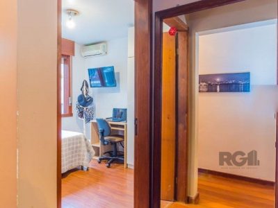 Apartamento à venda com 110m², 3 quartos, 1 suíte, 2 vagas no bairro Petrópolis em Porto Alegre - Foto 8