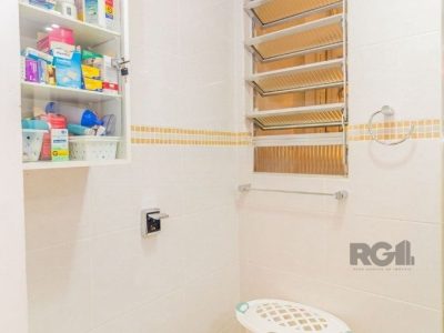 Apartamento à venda com 110m², 3 quartos, 1 suíte, 2 vagas no bairro Petrópolis em Porto Alegre - Foto 13