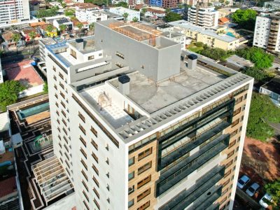 Apartamento à venda com 153m², 3 quartos, 3 suítes, 2 vagas no bairro Menino Deus em Porto Alegre - Foto 23