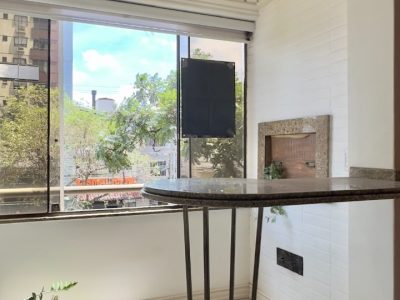 Apartamento à venda com 78m², 3 quartos, 1 suíte, 1 vaga no bairro Menino Deus em Porto Alegre - Foto 10