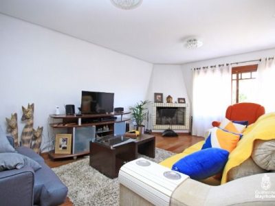 Casa à venda com 205m², 3 quartos, 1 suíte, 2 vagas no bairro Ipanema em Porto Alegre - Foto 4