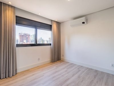 Apartamento à venda com 130m², 3 quartos, 3 suítes, 3 vagas no bairro Petrópolis em Porto Alegre - Foto 37