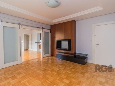 Apartamento à venda com 131m², 3 quartos, 1 suíte, 1 vaga no bairro Independência em Porto Alegre - Foto 4