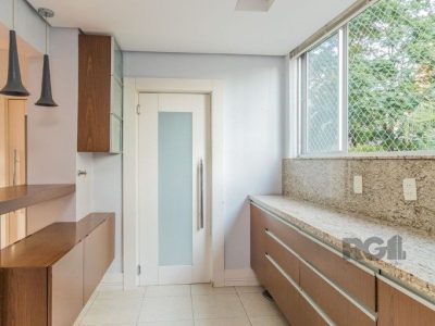 Apartamento à venda com 131m², 3 quartos, 1 suíte, 1 vaga no bairro Independência em Porto Alegre - Foto 8