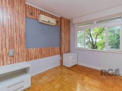 Apartamento à venda com 131m², 3 quartos, 1 suíte, 1 vaga no bairro Independência em Porto Alegre - Foto 13