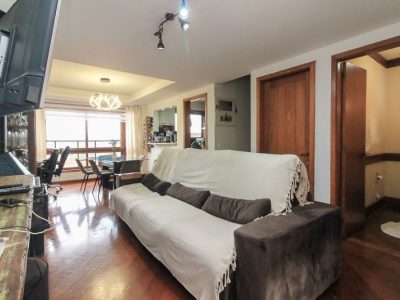 Casa à venda com 183m², 3 quartos, 1 suíte, 3 vagas no bairro Ipanema em Porto Alegre - Foto 2