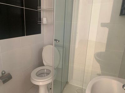 Casa à venda com 220m², 3 quartos, 2 suítes no bairro Ipanema em Porto Alegre - Foto 3