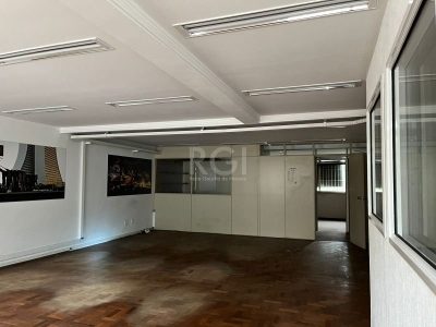 Predio à venda com 453m² no bairro Centro Histórico em Porto Alegre - Foto 31