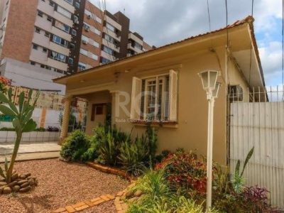 Casa à venda com 160m², 3 quartos, 3 vagas no bairro Partenon em Porto Alegre - Foto 2