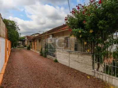 Casa à venda com 160m², 3 quartos, 3 vagas no bairro Partenon em Porto Alegre - Foto 3