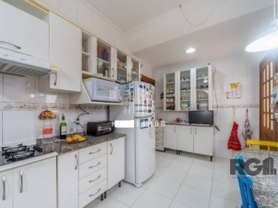 Casa à venda com 360m², 3 quartos, 2 suítes, 2 vagas no bairro Menino Deus em Porto Alegre - Foto 11