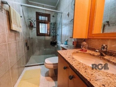 Casa à venda com 360m², 3 quartos, 2 suítes, 2 vagas no bairro Menino Deus em Porto Alegre - Foto 13