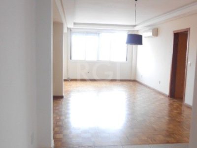 Apartamento à venda com 104m², 3 quartos, 1 suíte, 1 vaga no bairro Centro Histórico em Porto Alegre - Foto 5