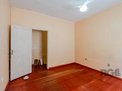 Casa à venda com 86m², 3 quartos no bairro Medianeira em Porto Alegre - Foto 30