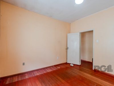 Casa à venda com 86m², 3 quartos no bairro Medianeira em Porto Alegre - Foto 31