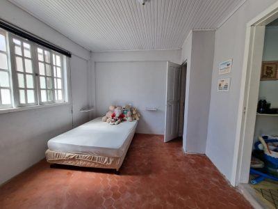 Casa à venda com 180m², 4 quartos, 1 suíte, 2 vagas no bairro Ipanema em Porto Alegre - Foto 9