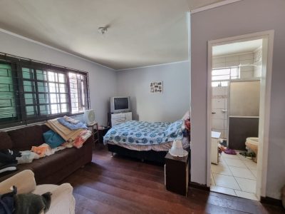 Casa à venda com 180m², 4 quartos, 1 suíte, 2 vagas no bairro Ipanema em Porto Alegre - Foto 7