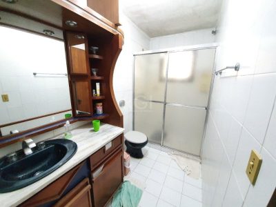 Casa à venda com 333m², 4 quartos, 1 suíte, 4 vagas no bairro Passo d'Areia em Porto Alegre - Foto 24